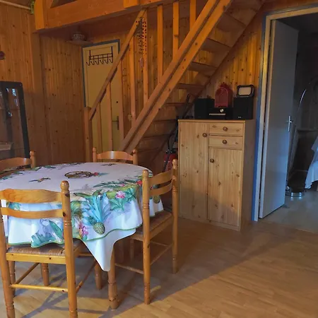 La Maison Bleue * Saint-André-dʼHébertot